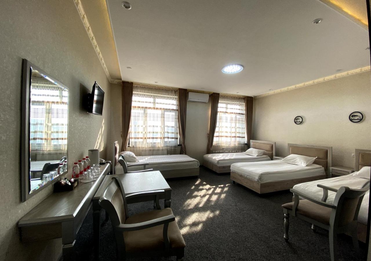Diyor Hotel Marghilon Екстер'єр фото