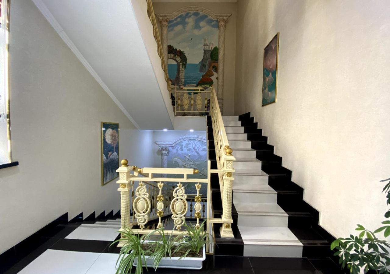 Diyor Hotel Marghilon Екстер'єр фото